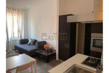 2 Locali - via Altaguardia  - Milano, Lombardia