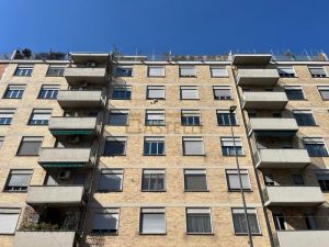 2 Locali - Via Adige - Milano, Lombardia