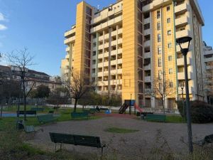3 Locali - Via Carlo Farini - Milano, Lombardia