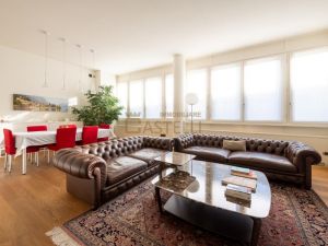 5 locali - Via Cusani - Milano, Lombardia