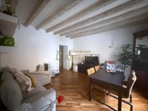 2 locali - Via Castelfidardo - Milano, Lombardia