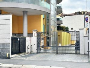 Box singolo - Via Pietro Micca - Milano, Lombardia