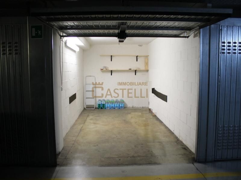 Box - Piazza Medaglie d'Oro