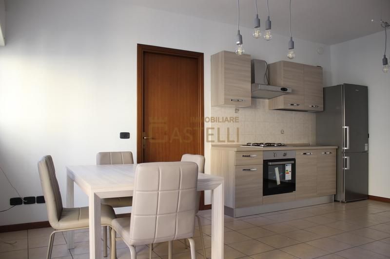 2 Locali - Via Stadera