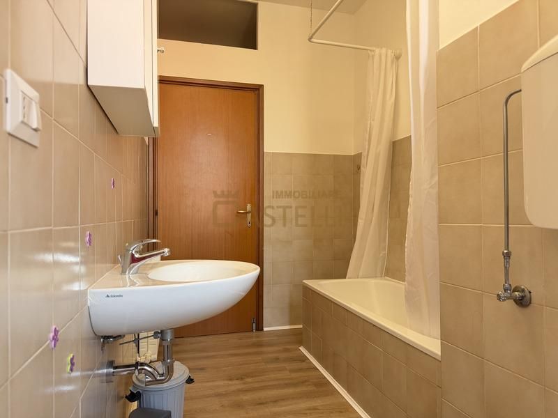 2 Locali - Via Vittadini