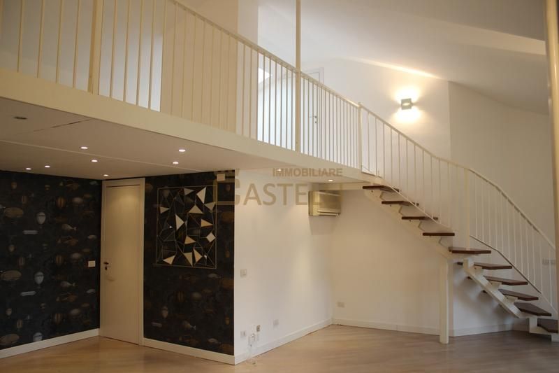 3 Locali - via Altaguardia 