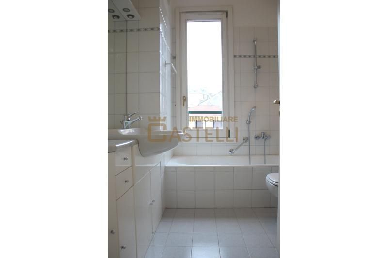 3 Locali - via Altaguardia 