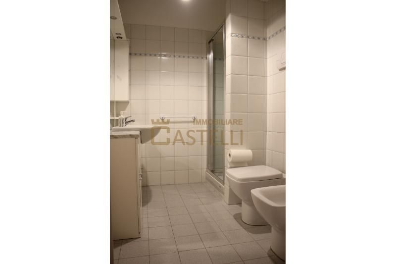 3 Locali - via Altaguardia 