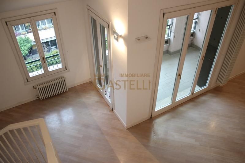 3 Locali - via Altaguardia 
