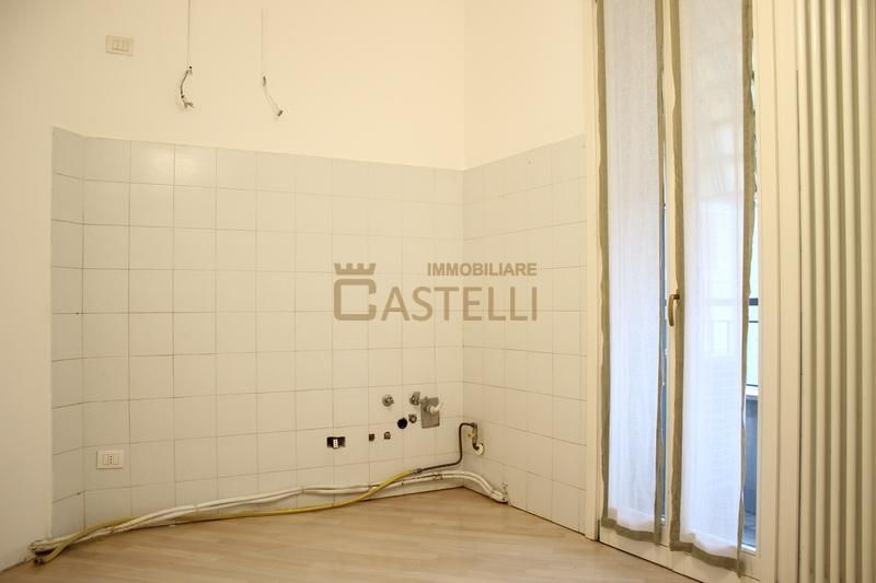 3 Locali - via Altaguardia 