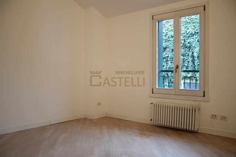 3 Locali - via Altaguardia 