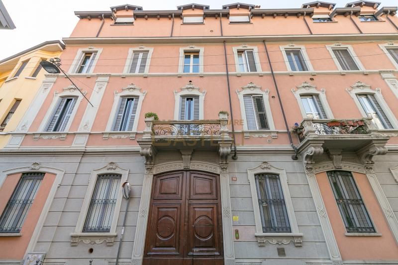 2 Locali - via Altaguardia 