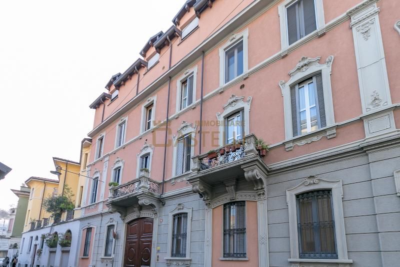 2 Locali - via Altaguardia 
