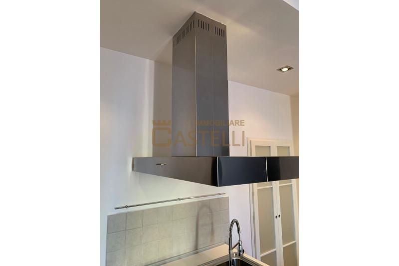 2 Locali - via Altaguardia 