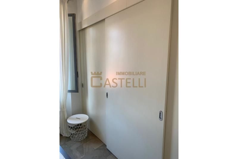 2 Locali - via Altaguardia 