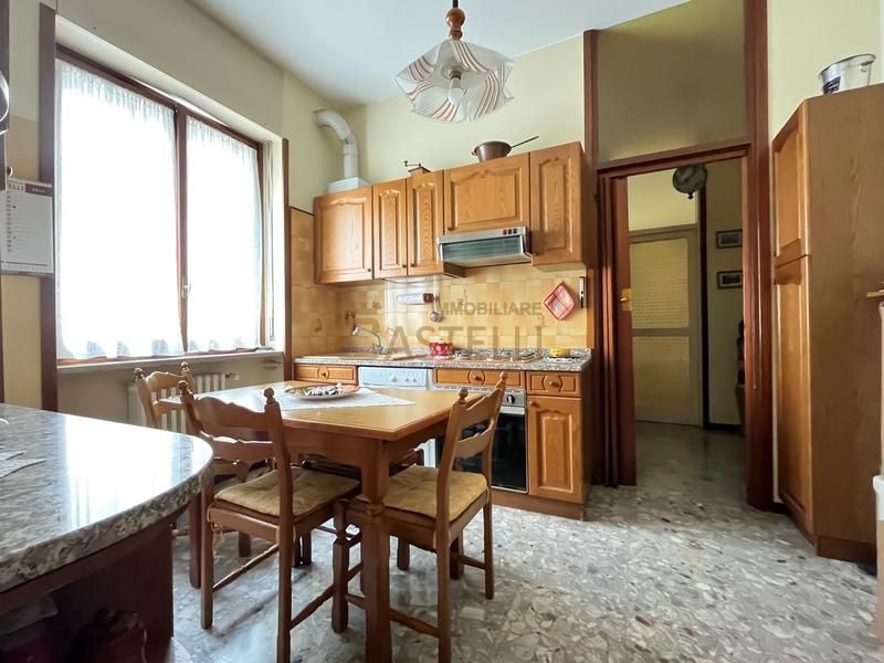 2 Locali - Via Salasco