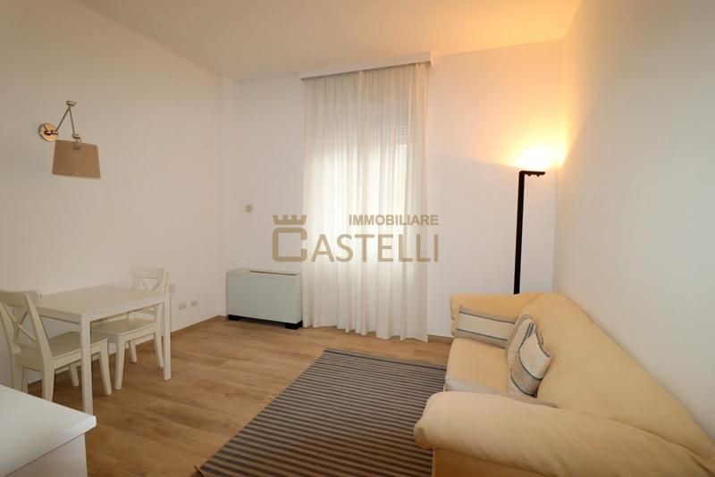 2 Locali - Piazza Erculea