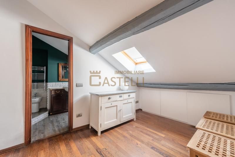 2 locali - Via Casale