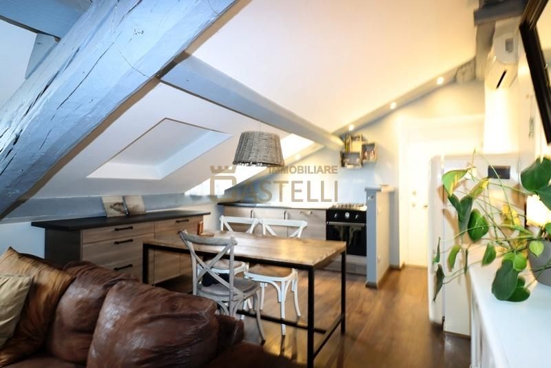 2 locali - Via Casale