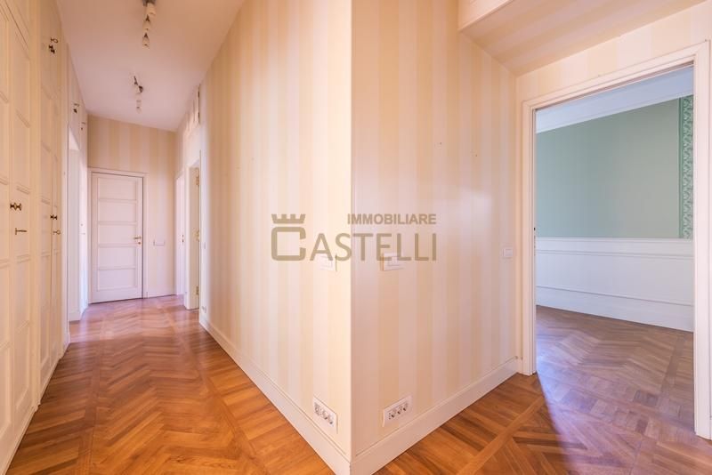 5 locali - Viale Caldara