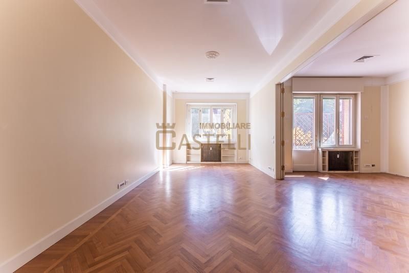 5 locali - Viale Caldara