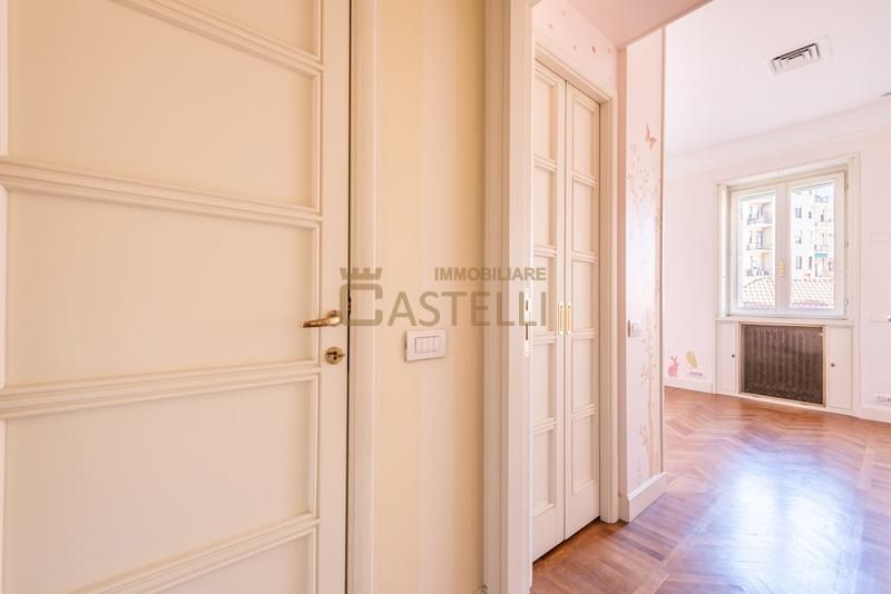 5 locali - Viale Caldara