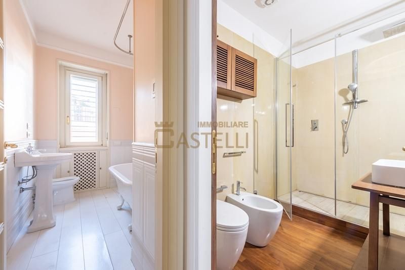 5 locali - Viale Caldara
