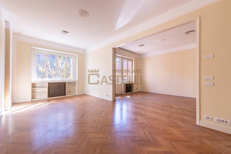 5 locali - Viale Caldara