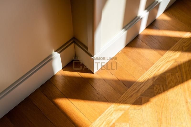 5 locali - Viale Caldara