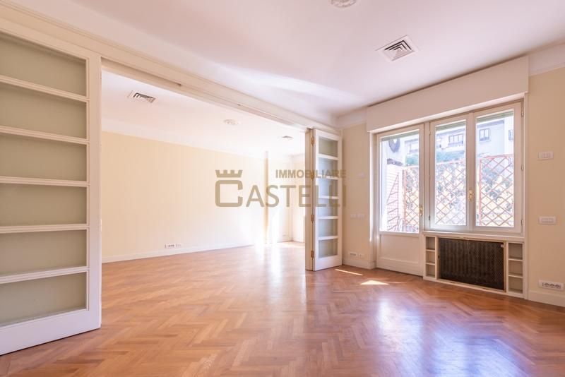 5 locali - Viale Caldara