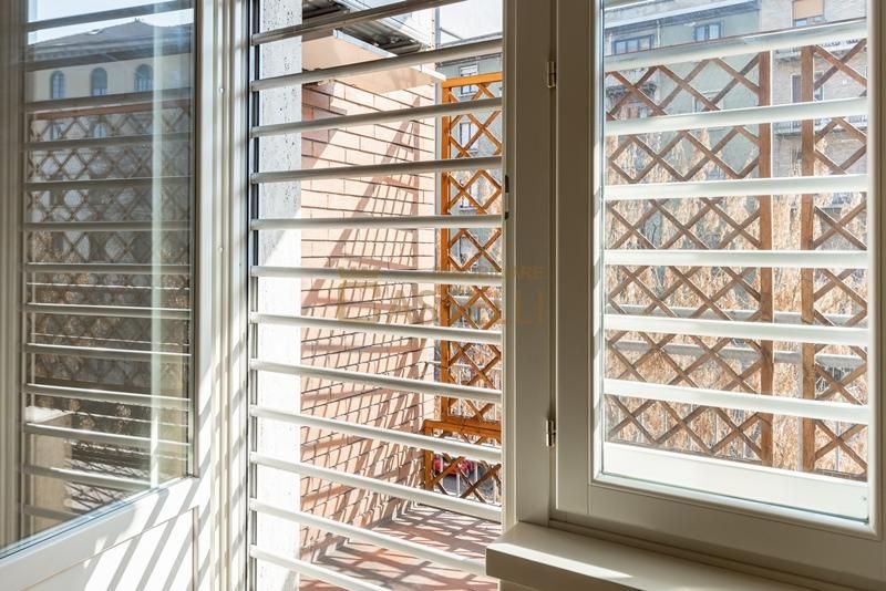 5 locali - Viale Caldara