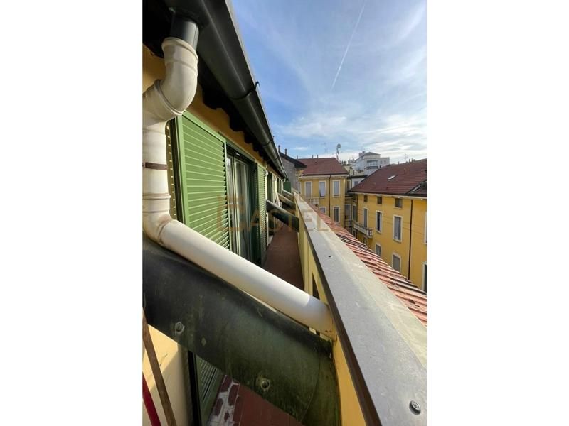 3 LOCALI - VIA VIVAIO 