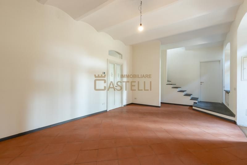 Plurilocale - via Grandi