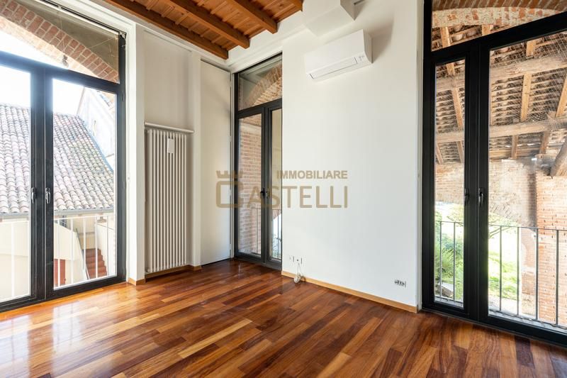 Plurilocale - via Grandi