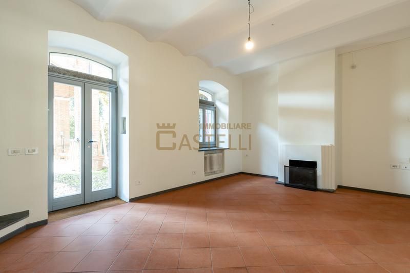 Plurilocale - via Grandi