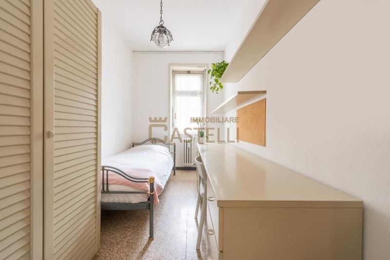 5 locali - Via Ferrante Aporti