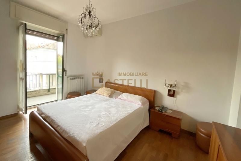3 locali - Via Imperia