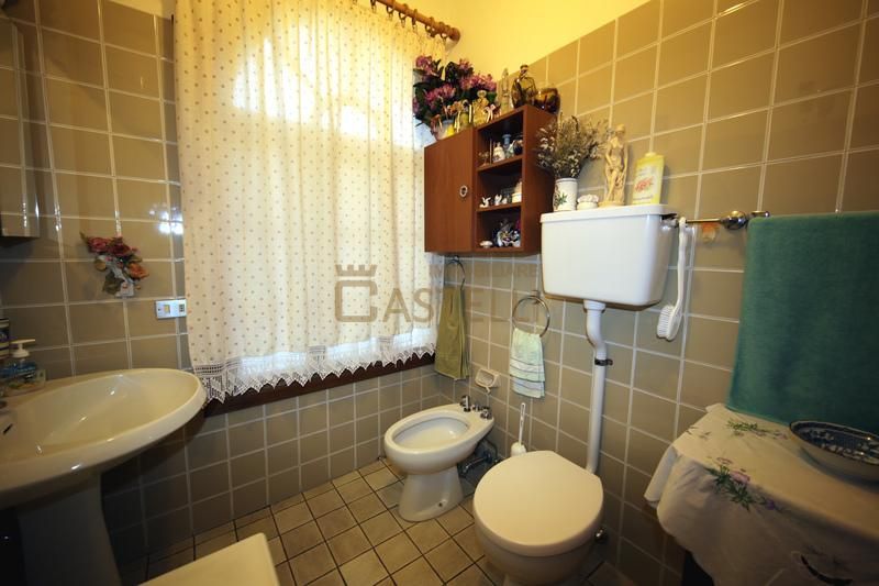 4 Locali - Via de Simoni