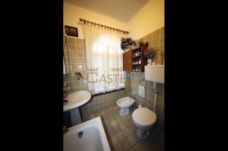 4 Locali - Via de Simoni