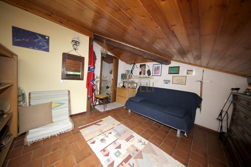 4 Locali - Via de Simoni