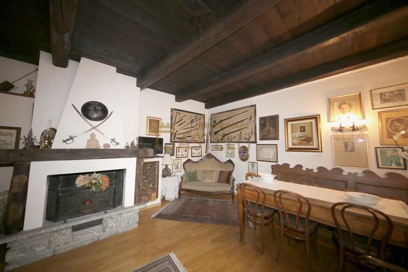 4 Locali - Via de Simoni