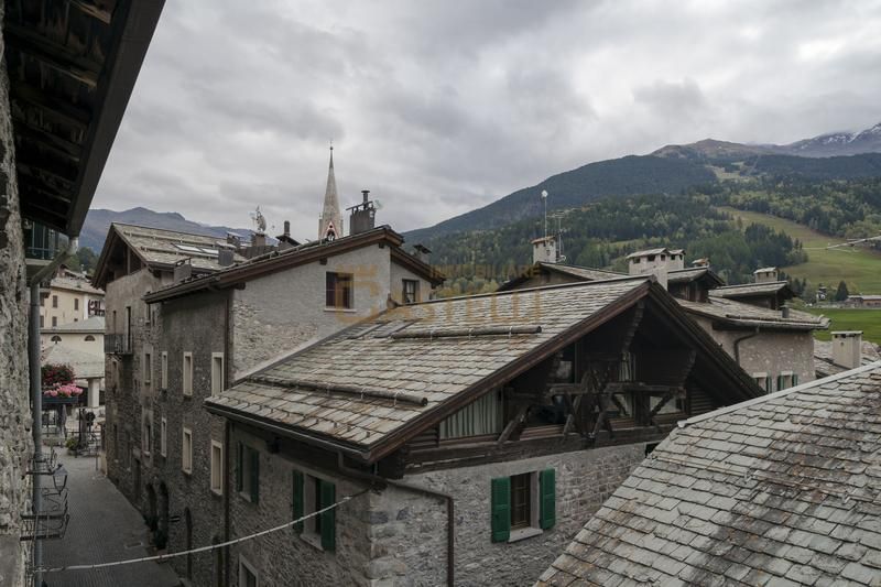 4 Locali - Via de Simoni