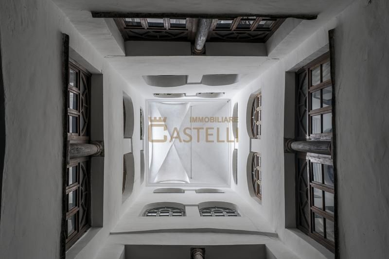 4 Locali - Via de Simoni