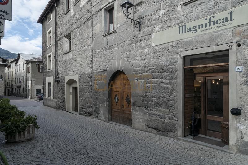 4 Locali - Via de Simoni