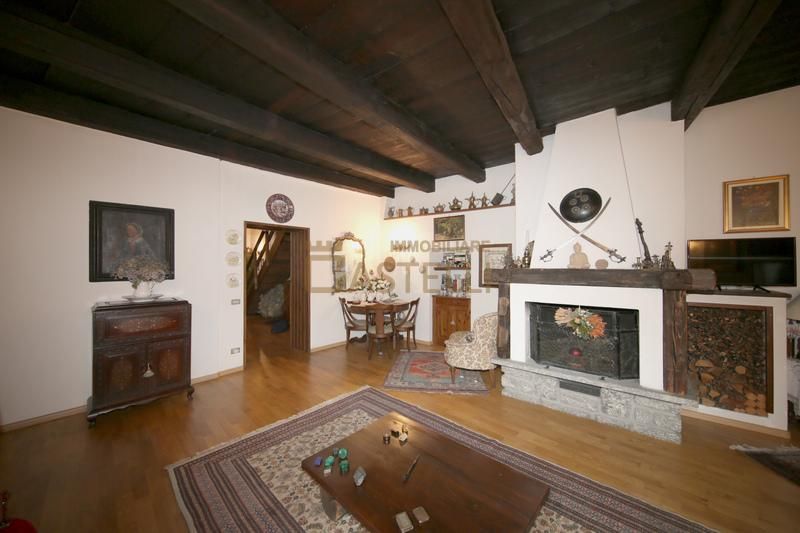 4 Locali - Via de Simoni