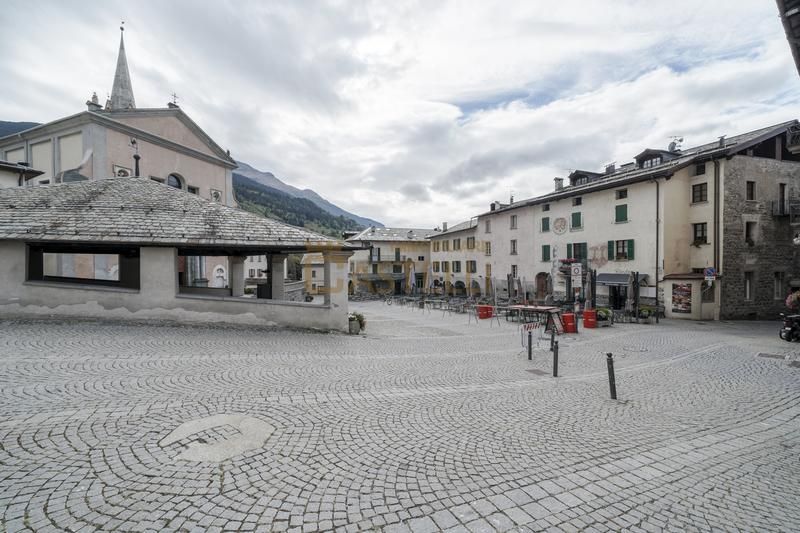 4 Locali - Via de Simoni