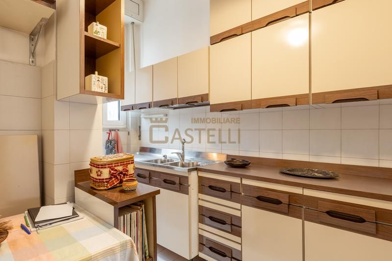 2 Locali - via Quadronno 