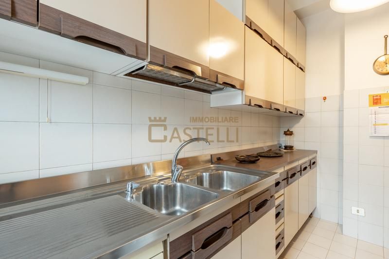 2 Locali - via Quadronno 