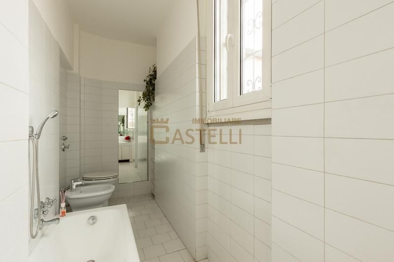 2 Locali - via Quadronno 