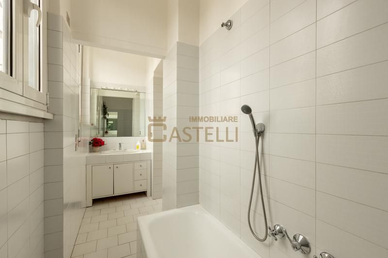 2 Locali - via Quadronno 